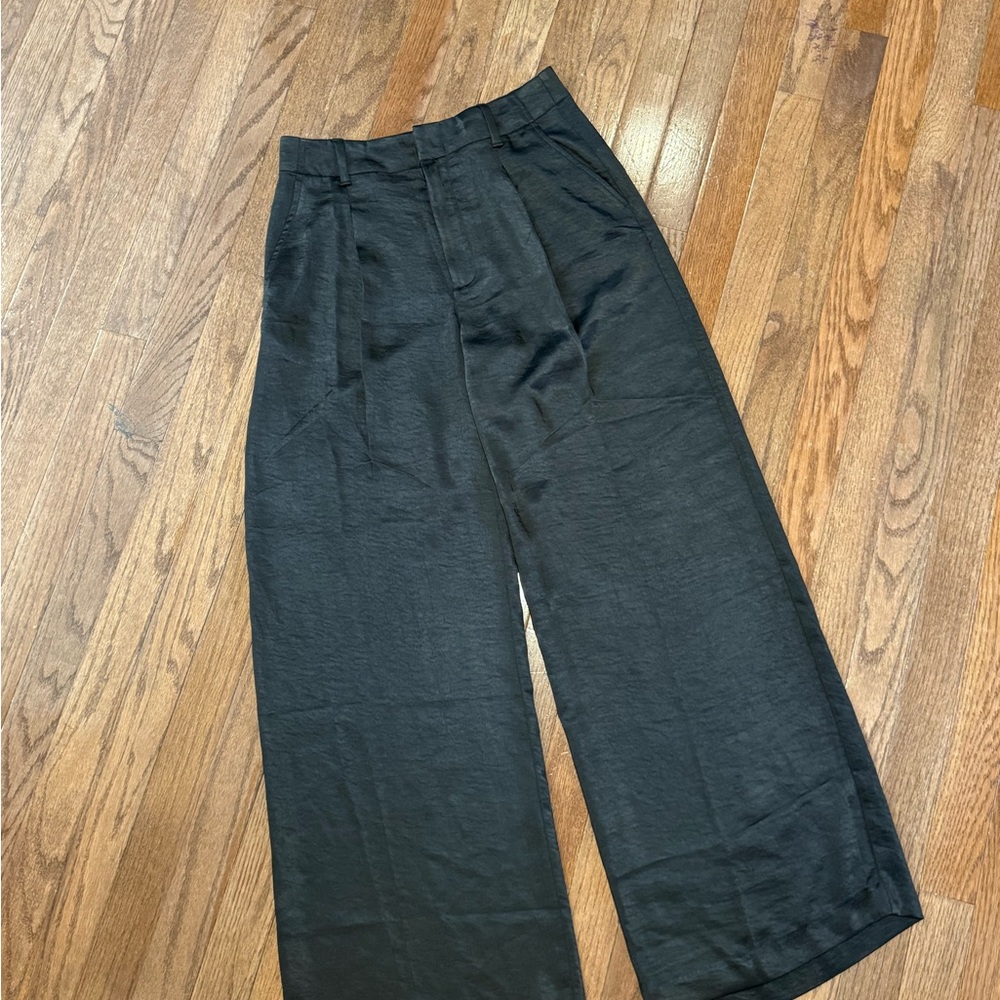 NWT Womens Gap Silky Flowy Pants